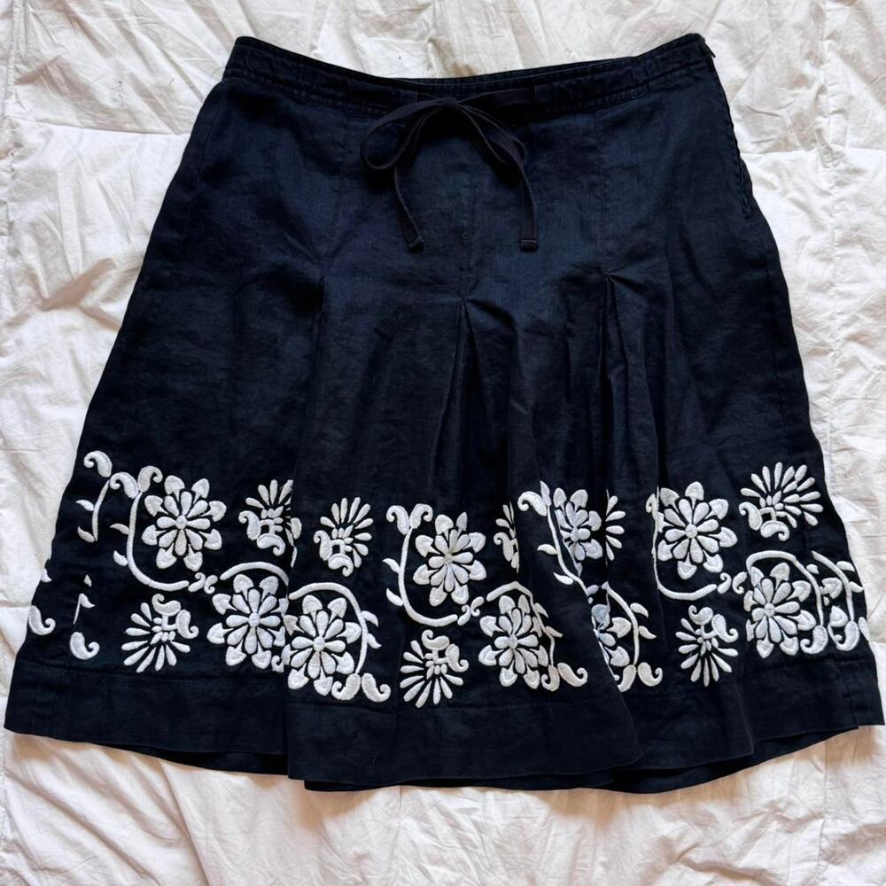 Ann Taylor Black white linen floral embroidered skirt size 10 ruffle cottagecore